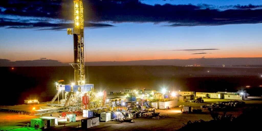 Perforación shale en Vaca Muerta, Cuenca Neuquina, Argentina